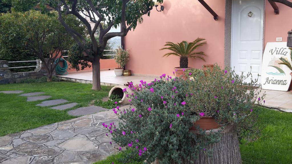 Azienda Agrituristica Villa Arianna Imperia Kültér fotó